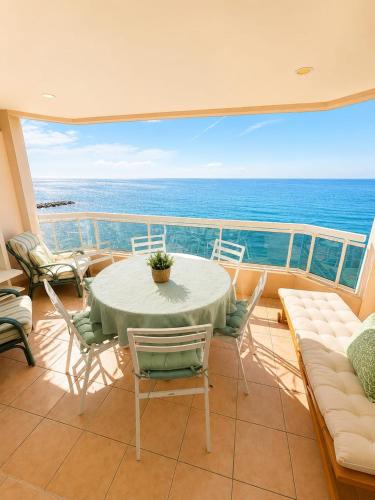 Résidence RIVA - Appartement d'exception en front de mer à Menton - Vue mer exceptionnelle - Grande terrasse