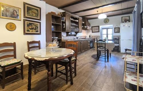 Konyha, Beautiful Home In Puente Genil in Puente Genil