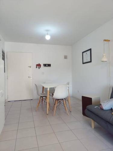 Departamento en Complejo Residencial Céntrico - image 4