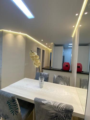 Apartment in front of Praia das Astúrias in Guarujá (Apartment in front of Praia das Asturias in Guaruja) in อัสตูเรียส