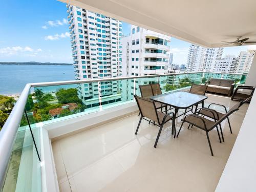 Apartamento en Cartagena con balcon con vista al mar y piscina