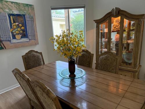 Newly Redecorated Private Desert Oasis in Shadow Ridge