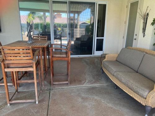 Newly Redecorated Private Desert Oasis in Shadow Ridge