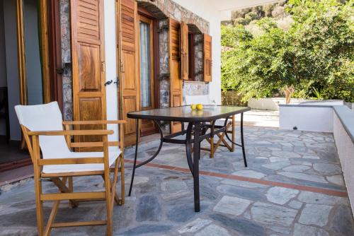 Balkons/terase, Potami Mountain in Potami (Ikaria)