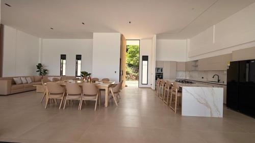 Spectacular Luxury Mansion in Restrepo, Meta in Restrepo