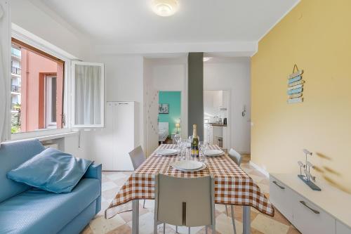Blu Gem Modern 1BR Apt. in Riva del Garda (Sleeps 4) - Happy Rentals