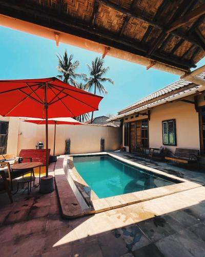 Swimming pool, La Boheme Mini in Gili Trawangan