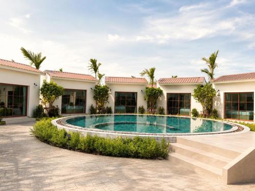 Exterior view of Vanda Resort & Villa
