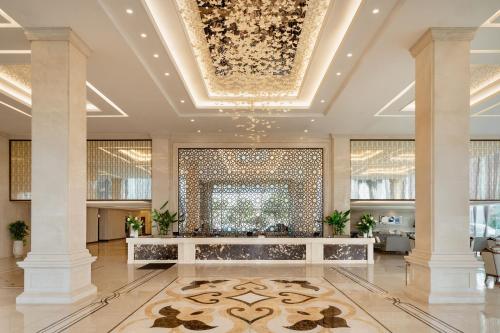 Entrance, Melia Vinpearl Danang Riverfront near Da Nang Museum