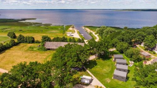 Apkārtne, LUCKY LAKE HOLIDAY HOUSES by Vidzemes Laivas in Burtnieki