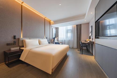 Atour Hotel Shanghai Pudong Caolu Room Type - Executive room, Guest room, 1 Queen