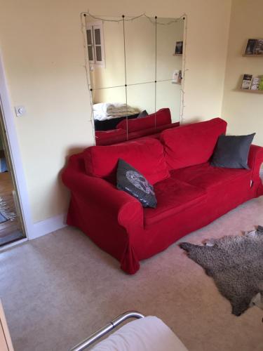 Twin Room Mickels with Shared Bathroom (pets allowed) 