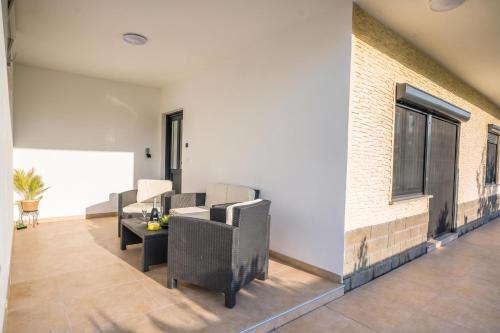 Iekārtas, Sanbaldo 1BR Terrace Apartment Koper - Happy Rentals in Pobegi