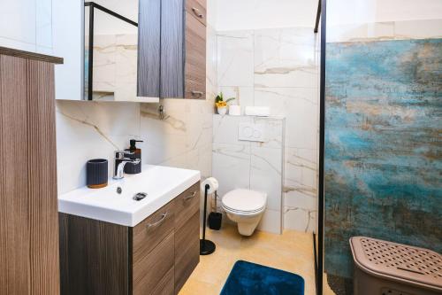 Duša, Sanbaldo 1BR Terrace Apartment Koper - Happy Rentals in Pobegi