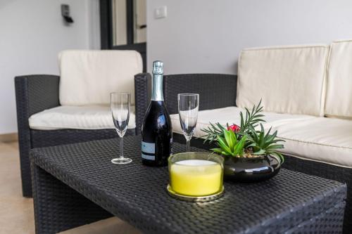Iekārtas, Sanbaldo 1BR Terrace Apartment Koper - Happy Rentals in Pobegi