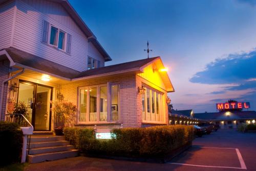 Motel Belle Riviere - Accommodation - Saint-Jean-sur-Richelieu