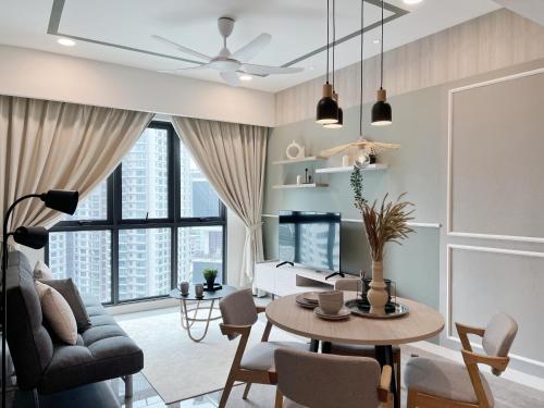 The Ooak Suites and Residence@ Kiara 163 near Beauty and the Beast