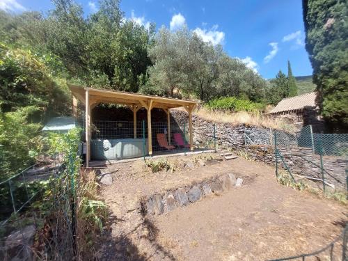 Au petit hameau - Votre gîte nature et paisible près du gouffre de Cabrespine (Au petit hameau - Votre gite nature et paisible pres du gouffre de Cabrespine) in Kabrespina