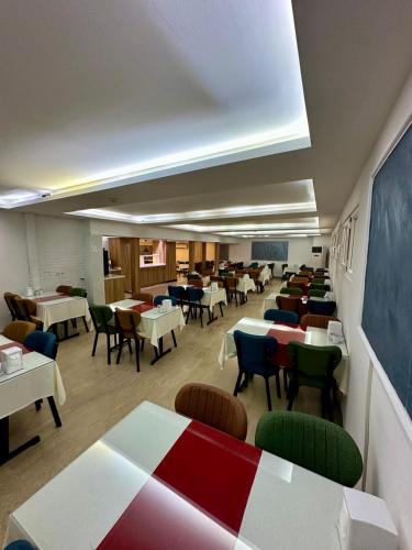Hotel Buyuk Paris - image 3