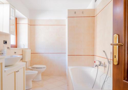 10 Min from the Sea Base for 5 Terre e Portofino in Castiglione Chiavarese