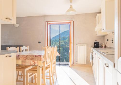 10 Min from the Sea Base for 5 Terre e Portofino in Castiglione Chiavarese