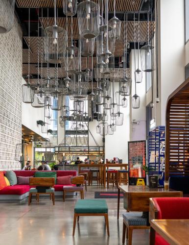 Restaurace, Wink Hai Phong Centre, Unscripted by Hyatt - 24 hours stay in Haiphong