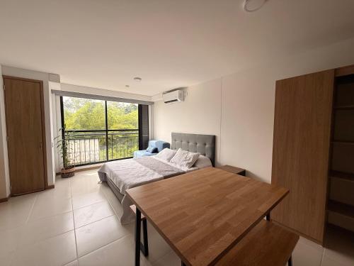 Comfort & Convenience Styling Loft in the Heart of the University Distric