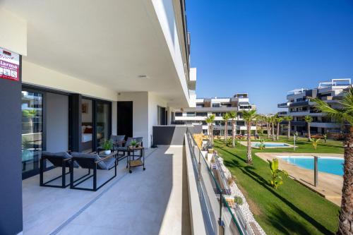Brisa Mediterranea - Piscina y Terraza