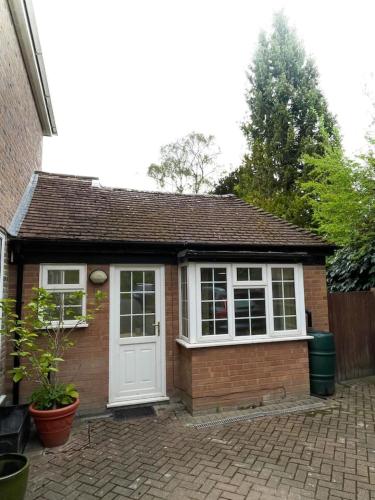 Convenient Studio near Addenbrookes with Parking in Red Cross
