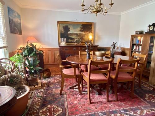 Georgian home in village setting with fireplace in Colne (Cambridgeshire)