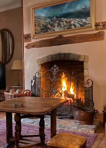 Georgian home in village setting with fireplace in Colne (Cambridgeshire)