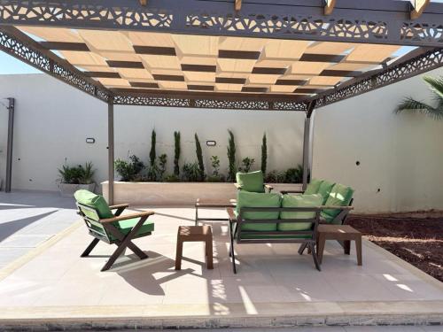 สวน, Muzn al Ghaith Luxury Chalet with Private Pool in อัลรามา