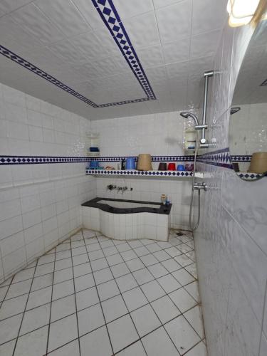 Shower, Morocco AG in Habbous