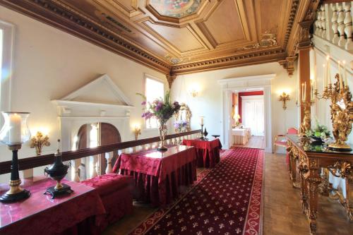 Vestíbul, Sophiendal Manor in Skanderborg