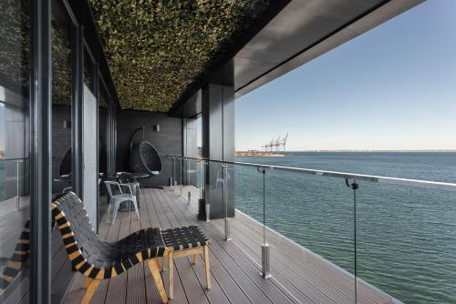 M1 club hotel in Odessa