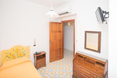1 twin bed