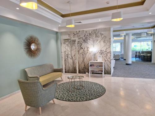 Lobby, The Originals Residence, Les Strélitzias, Antibes in Le Fournel