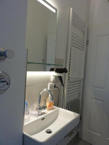All you need - Room, Amburgo (foto 10)