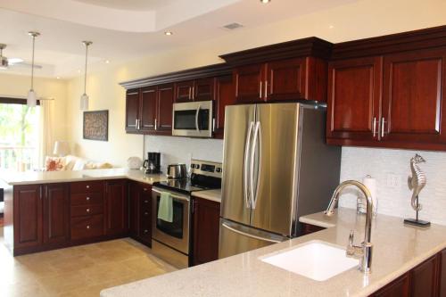 The Meridian at Lighthouse Point in West Bay