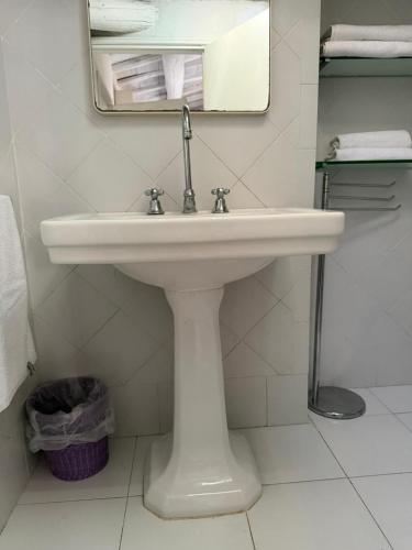 Appartamento in Villa con Piscina - image 2