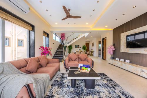 ELIVAAS Signature RK Villa 4-BHK Hideaway with Private Pool, Close to Korigad Fort in Aamby Valley City