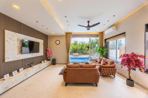 ELIVAAS Signature RK Villa 4-BHK Hideaway with Private Pool, Close to Korigad Fort in Aamby Valley City