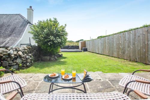 Iekārtas, 2 Bed in Llanfair oc-a30451 in Lanfeira