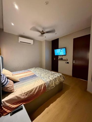 Premium 2BHK Studio Couple Friendly - image 4