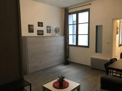 Joli appartement - studio -en bord de mer - Port vieux