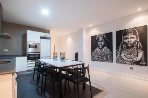 Town Hall Apartments - image 9