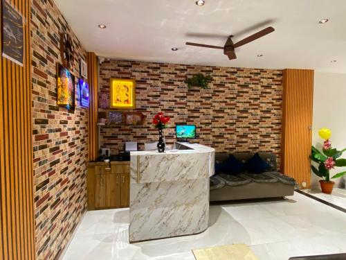 JMB Hotel Height photo 3