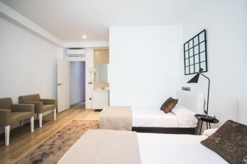 Town Hall Apartments - image 3