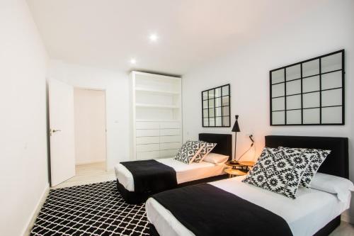 Town Hall Apartments - image 10