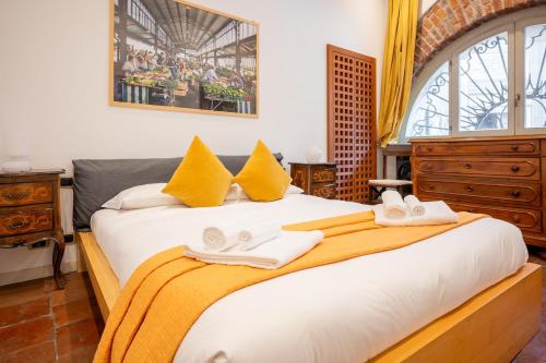 -Centro-Piazza Castello- Luxury Suite for 4 with Wi-Fi